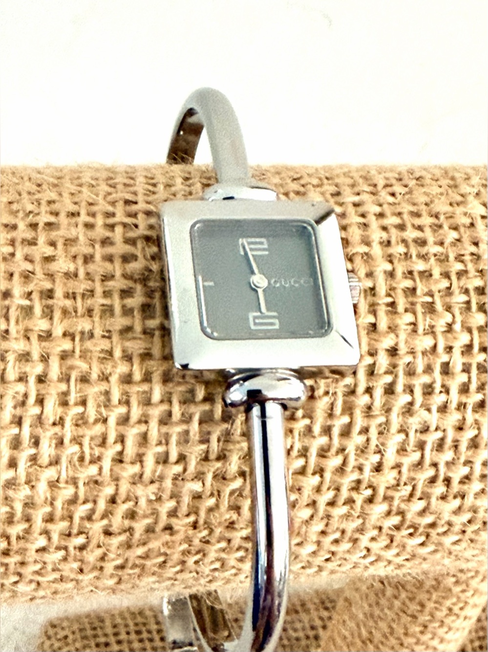GUCCI 1900L Silver Bangle Watch Swiss Made Working! 6.5”-6.75”